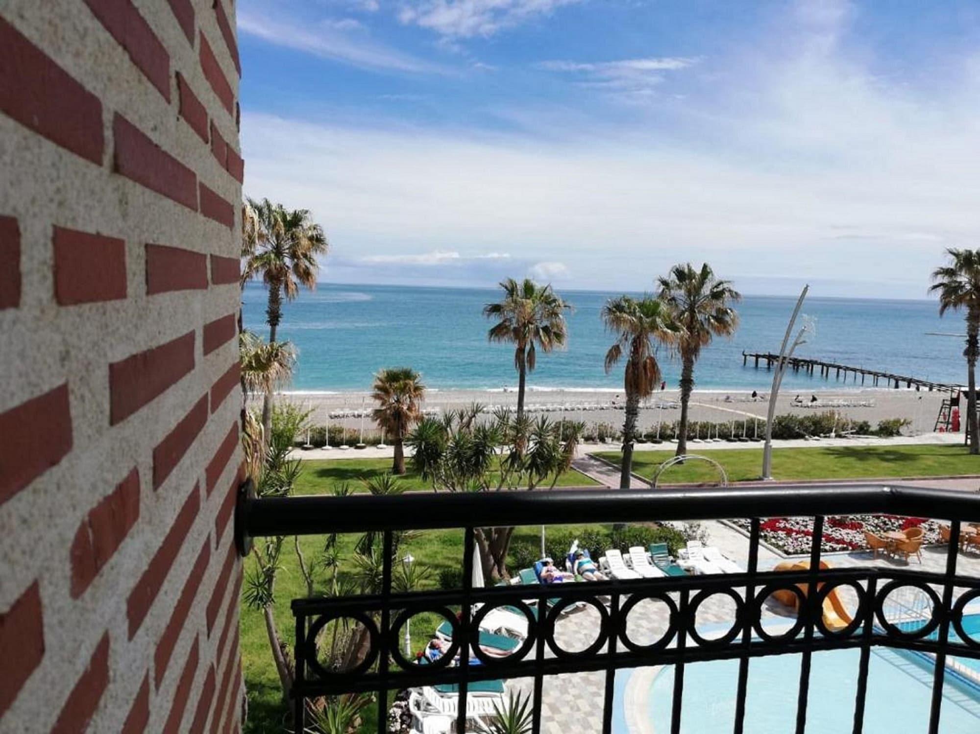Labada Beach Hotel Çamyuva Eksteriør billede